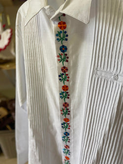 Image of Authentic & Traditional Men’s Guayabera - Made in Yucatán, Mexico - Made by our Mexican Partners